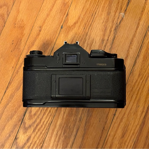 Canon A-1 vintage film camera - Picture 5 of 5
